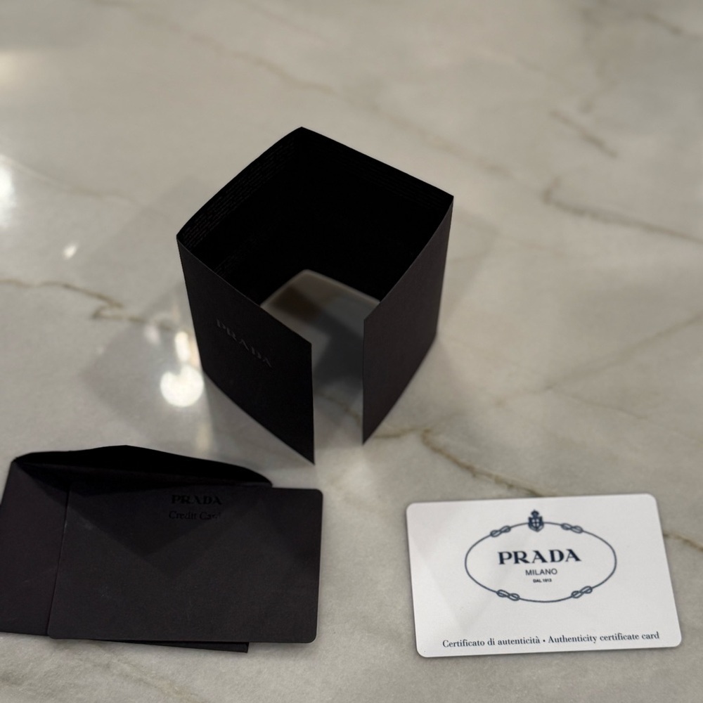 ❤️Prada - Saffiano Long Zip Wallet - Picture 4 of 5